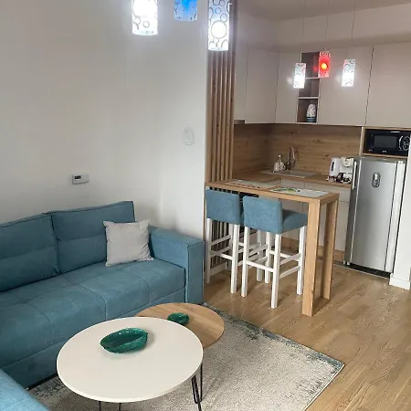 Hanna With Free Garage Parking Apartment *