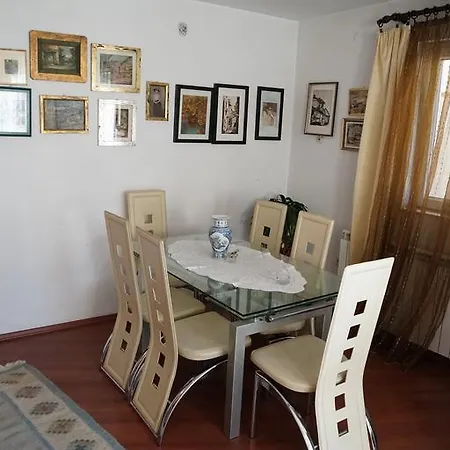 Apartament *